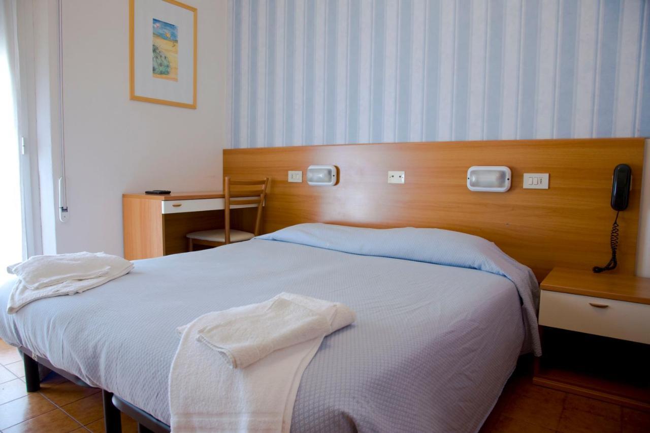Hotel Maris Stella Riccione Buitenkant foto