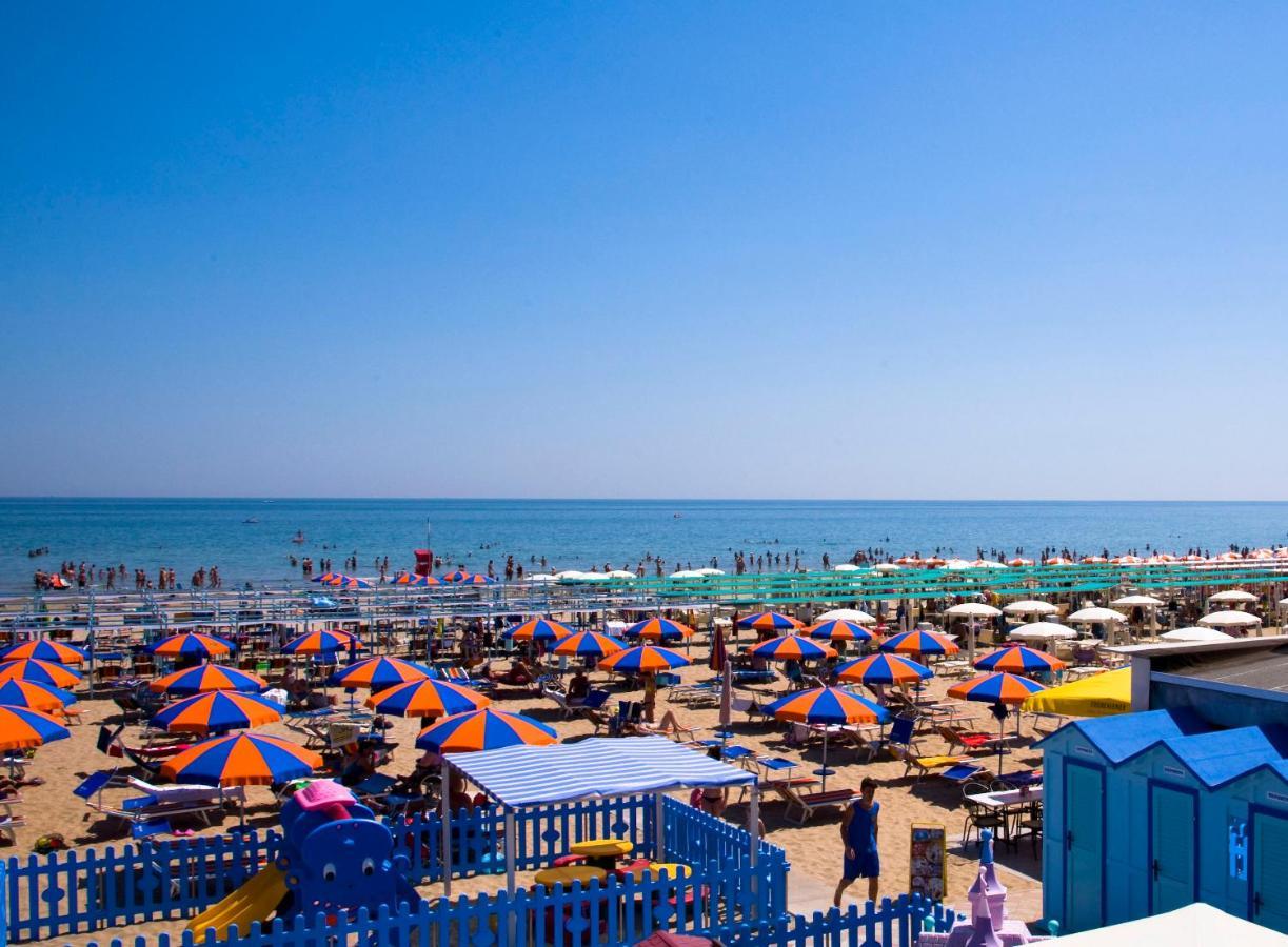 Hotel Maris Stella Riccione Buitenkant foto