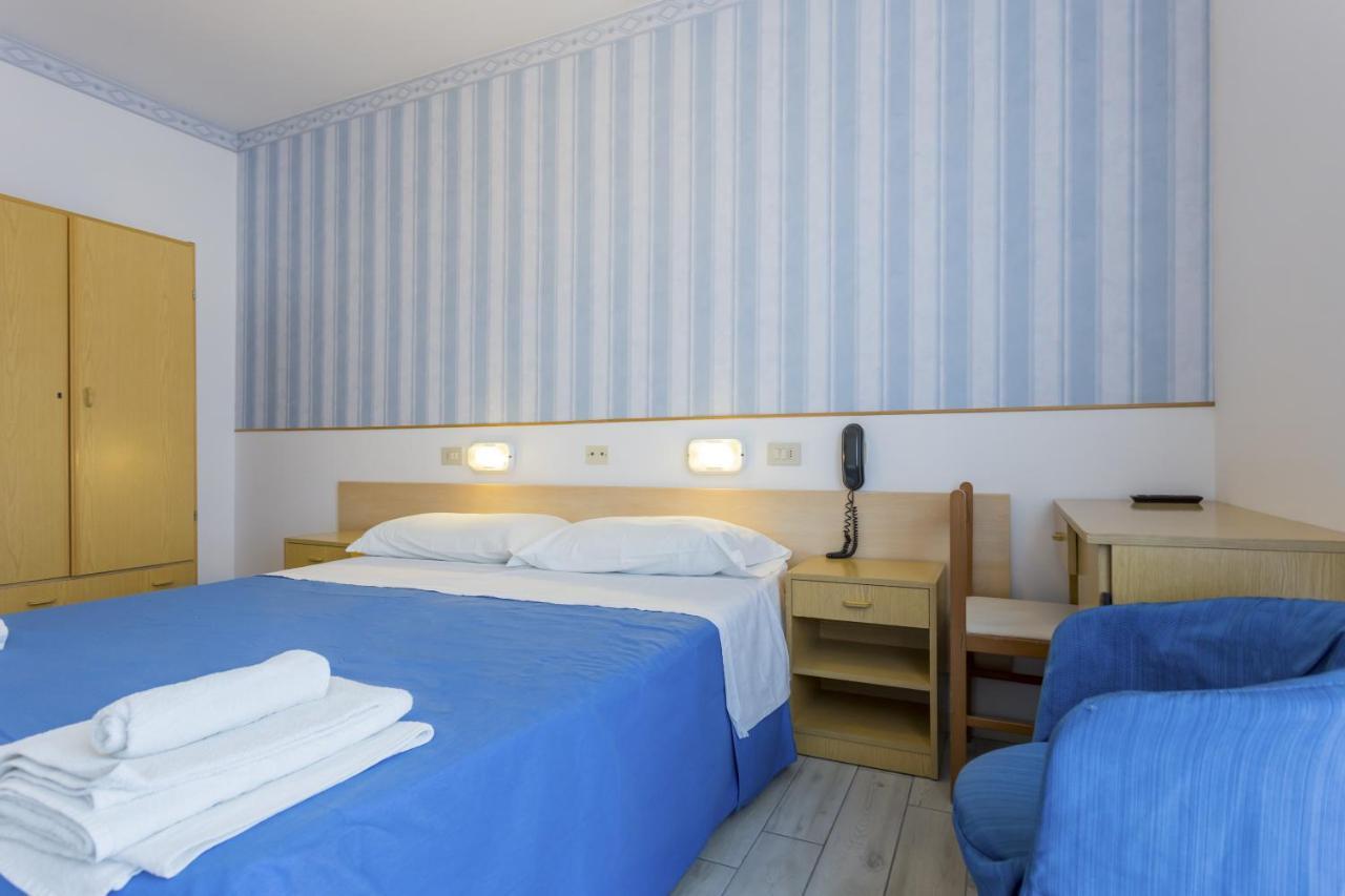 Hotel Maris Stella Riccione Buitenkant foto