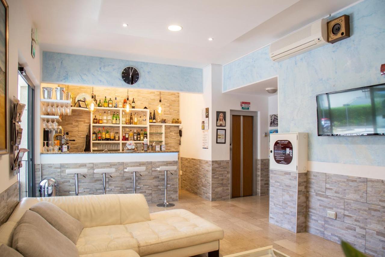 Hotel Maris Stella Riccione Buitenkant foto