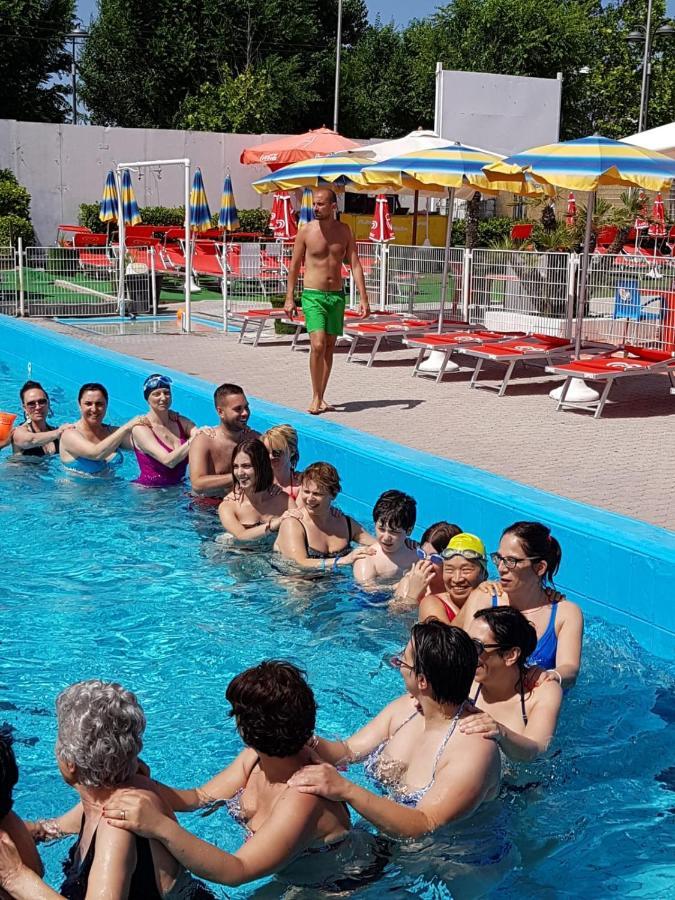 Hotel Maris Stella Riccione Buitenkant foto